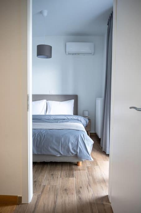 μεζονέτα με θέα στο πάρκο σταύρος νιάρχος Two Apartment